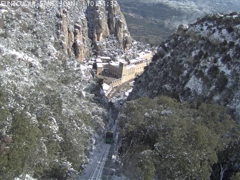 Vistes del monestir des del funicular de Sant Joan