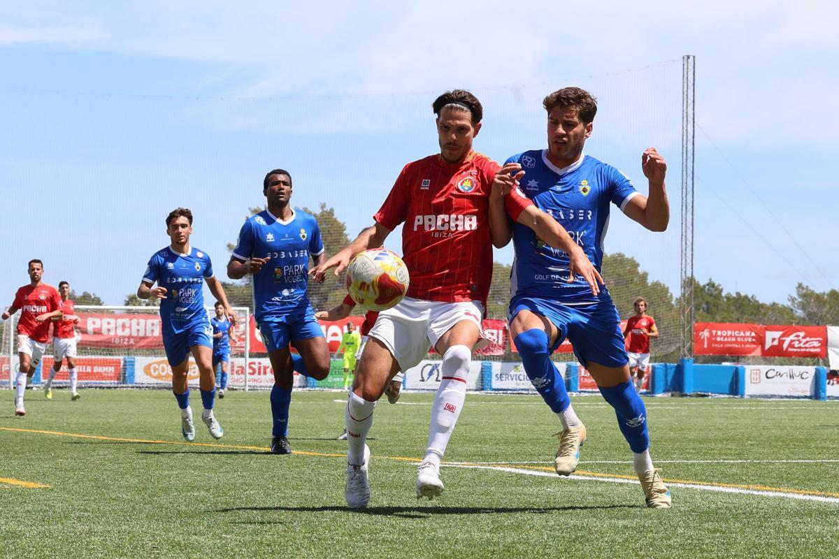 Imágenes del empate de la SD Ibiza ante el CE Andratx por 2-2 en Sant Rafel