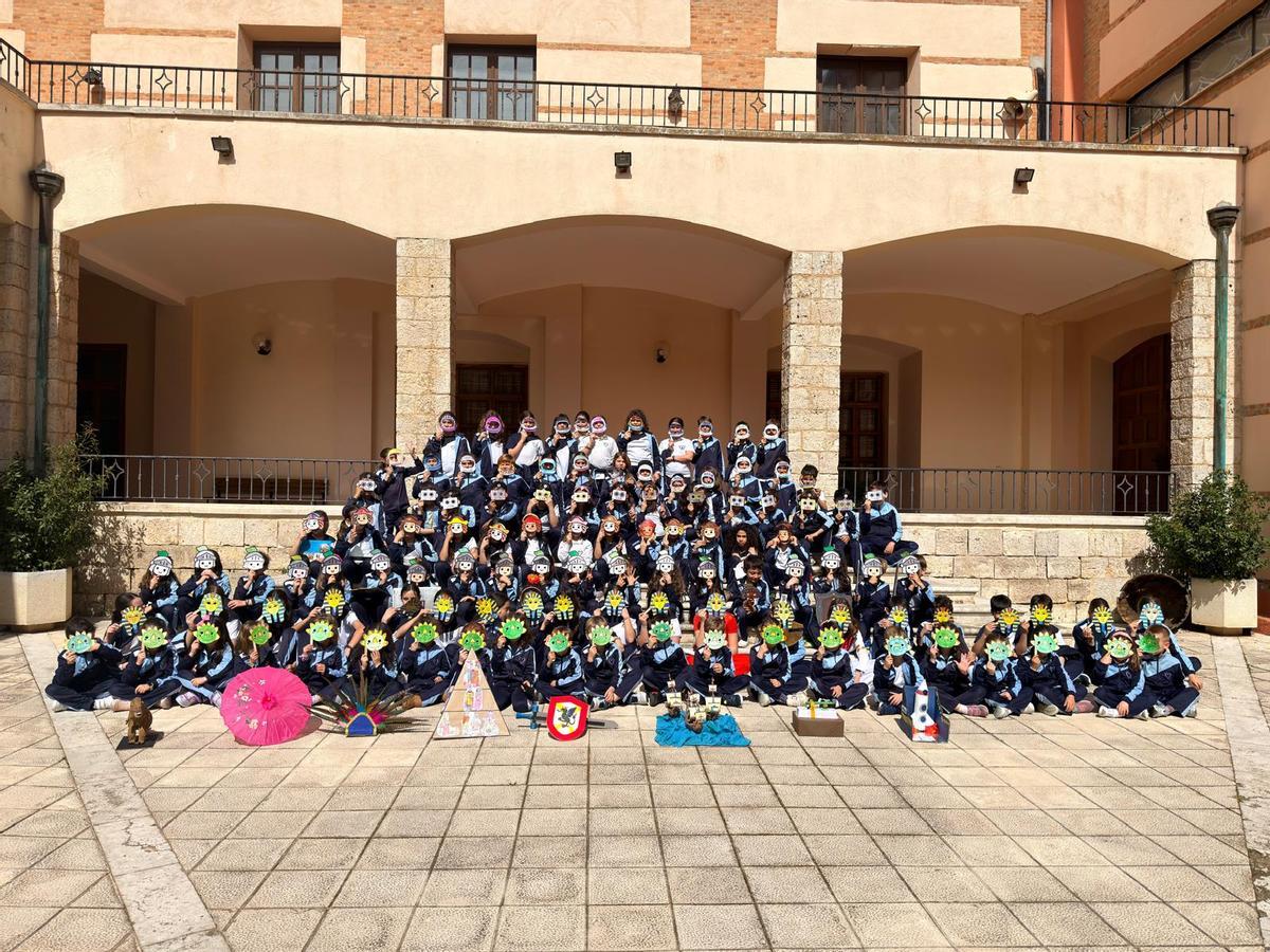 Alumnos del colegio Amor de Dios de Toro.