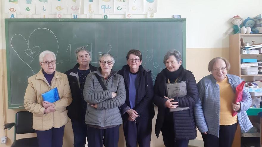 Grupo de alumnas del taller de memoria de Salas en Villazón