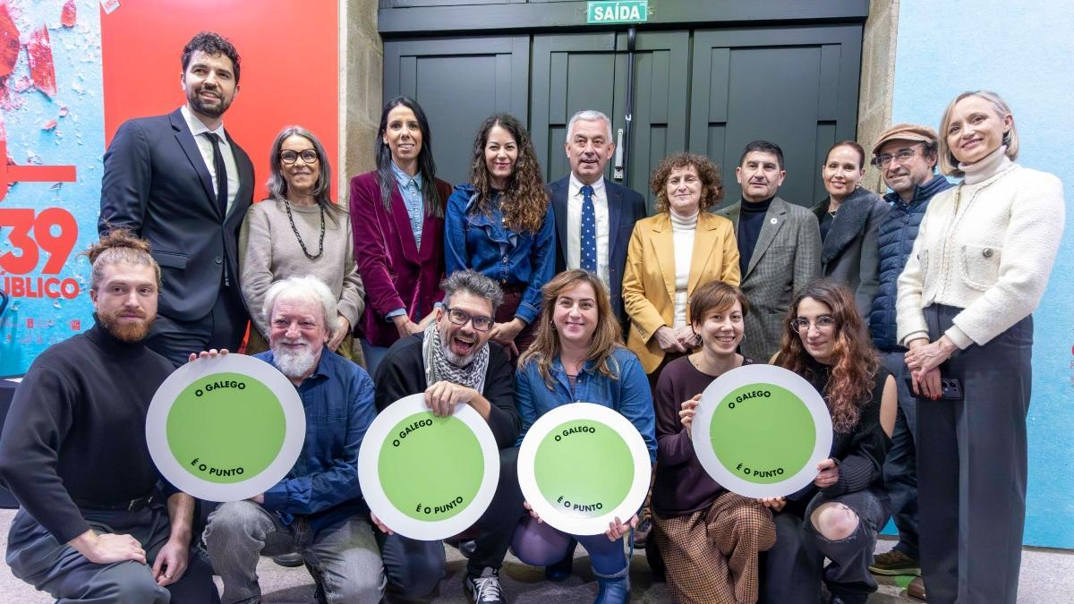 PREMIOS MANUEL BEIRAS | Reciben los premios Manuel Beiras en Santiago: A Grileira, Aqueladas y Nós Televisión
