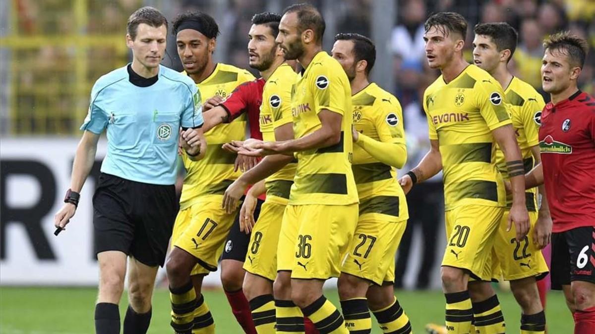 El Dortmund vivió un partido amargo ante el Friburgo