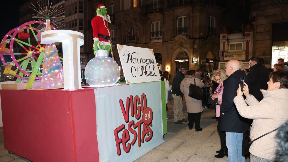 El Meco vigués representado por el Grinch. Entroido 2025 Vigo. 28 febrero 2025. José Lores