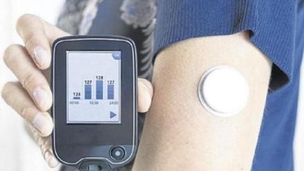 Sanidad compra nuevos aparatos para medir la glucosa en sangre