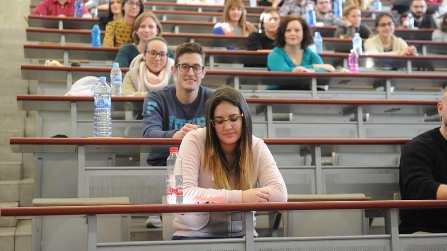 Cientos de futuros médicos se examinan del MIR