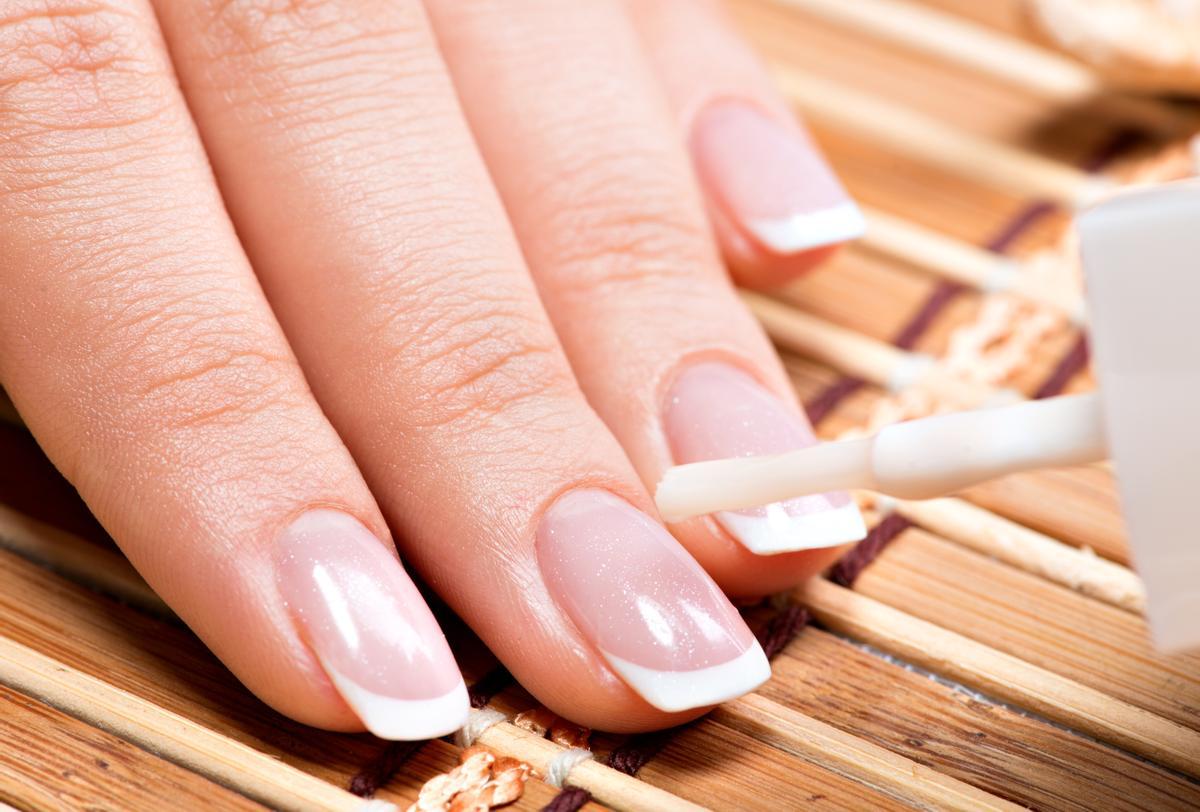Uñas quebradizas | Abusar de los esmaltes de uñas puede ser una de las causas