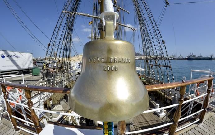 13/09/2017 LAS PALMAS DE GRAN CANARIA. Buque de la Armada de Brasil El Cisne Branco, en el Arsenal. FOTO: J. PÉREZ CURBELO