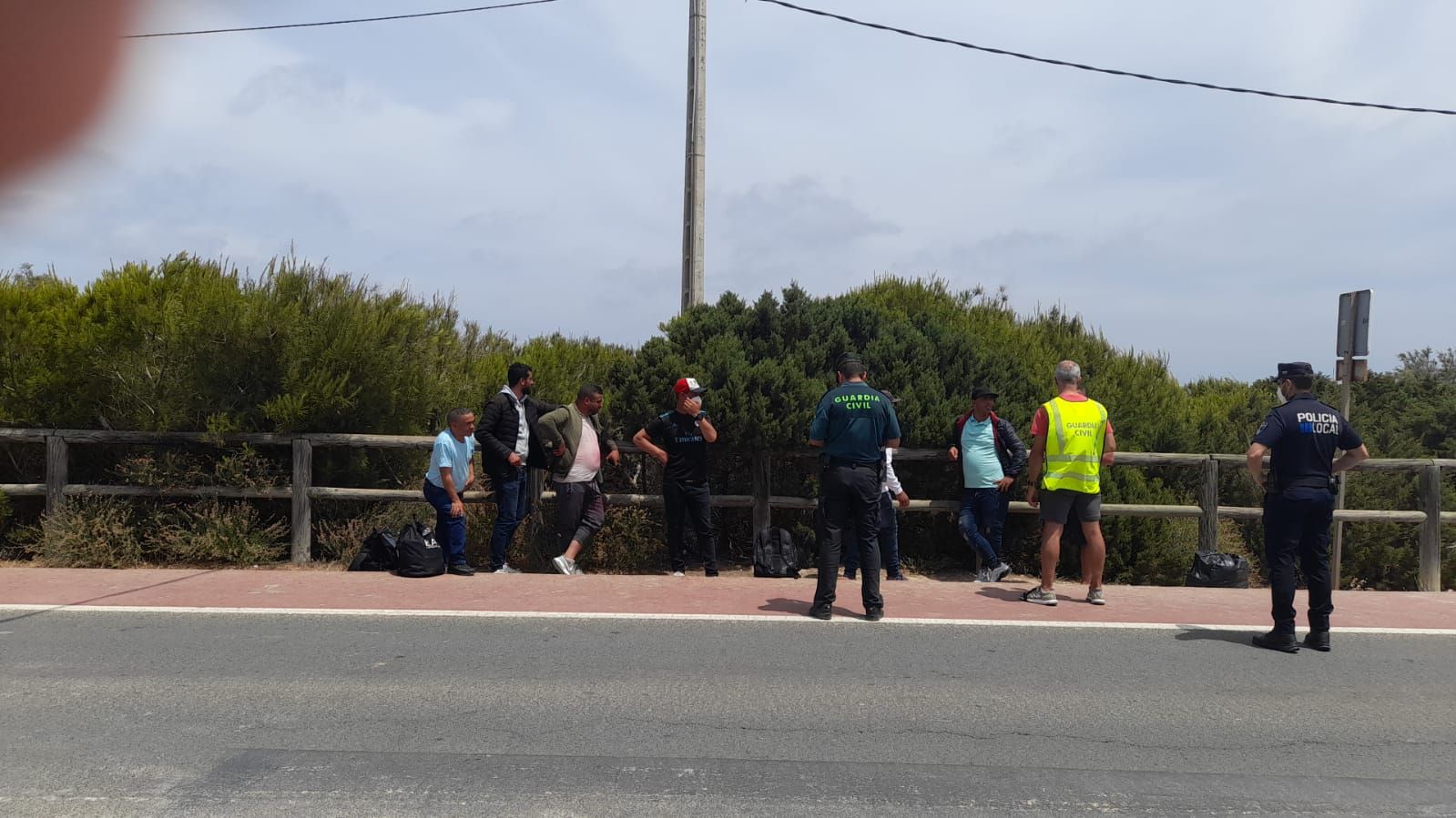 Llega una patera a Formentera con 27 migrantes a bordo