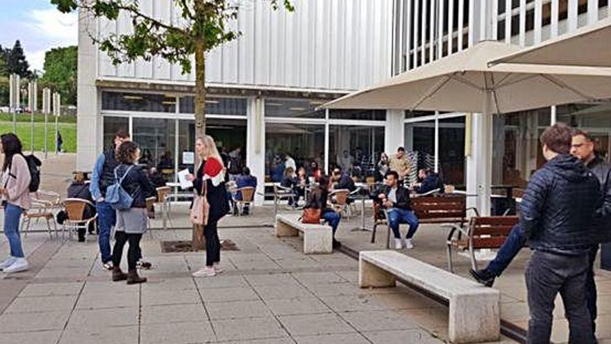 Alguns dels estudiants que van fer ahir les proves a la UdG.