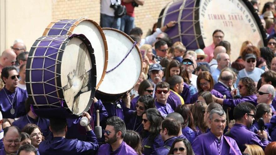 Los redobles retumban de nuevo en el Bajo Aragón