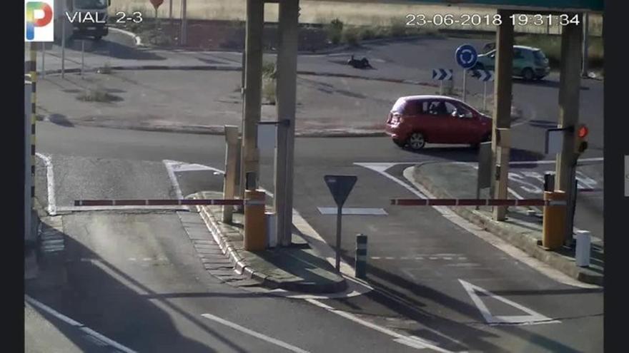 Un conductor atropella a un ciclista y se da a la fuga.