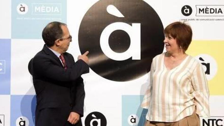 Enrique Soriano y Empar Marco durante la presentación oficial de la cadena en junio.