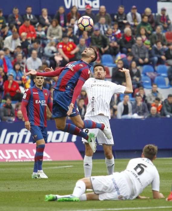 Levante - Oviedo, en imágenes