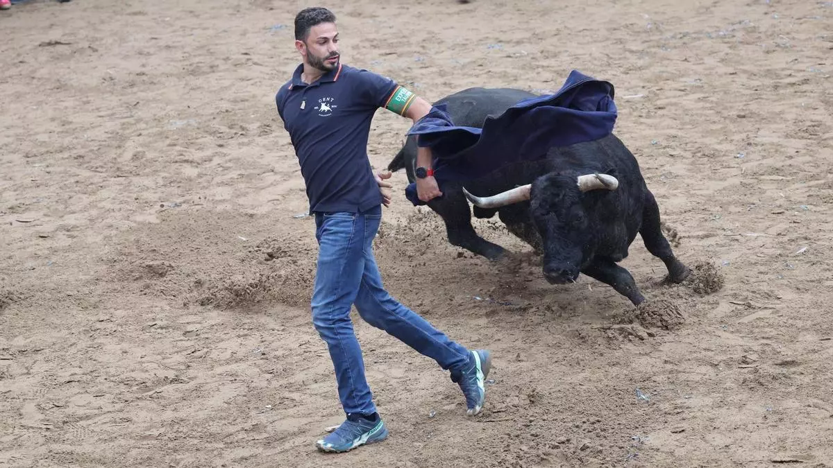 Toros y bolilleras llenan el primer domingo de fiestas en Almassora