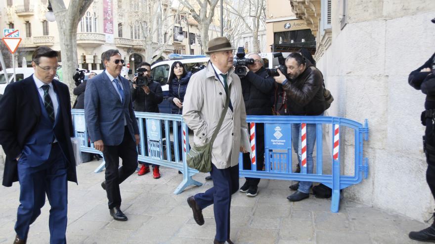 El juez Manuel Penalva y el fiscal Miguel Ángel Subirán, a su llegada al TSJIB.