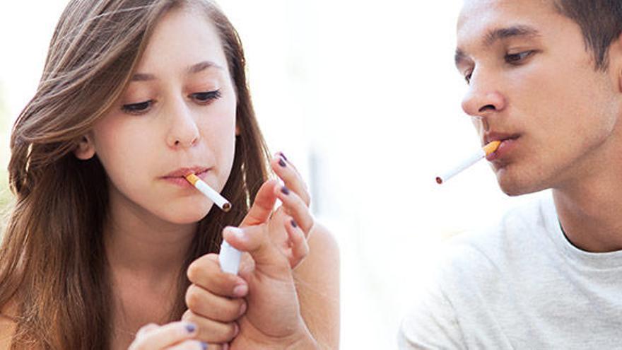Un 7,7% de estudiantes de entre 14 y 18 años fuma a diario en la Región