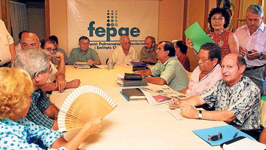 Una reunión de la Fepae presidida por Antoni Vera.