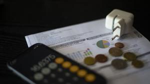 El preu de la llum es dispara dimecres a un nou rècord històric de 228,59 euros