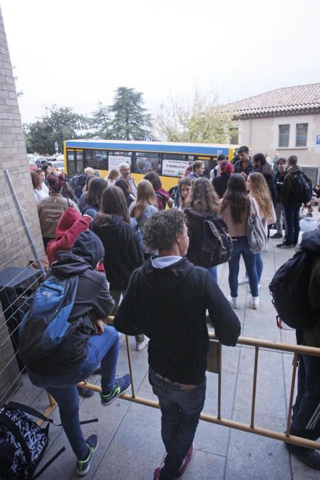 Piquets impedeixen l'accés dels alumnes a la UdG