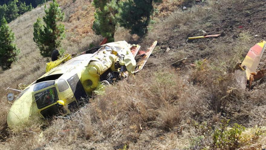 Se estrella un helicóptero que trabajaba en extinguir el incendio de La Palma