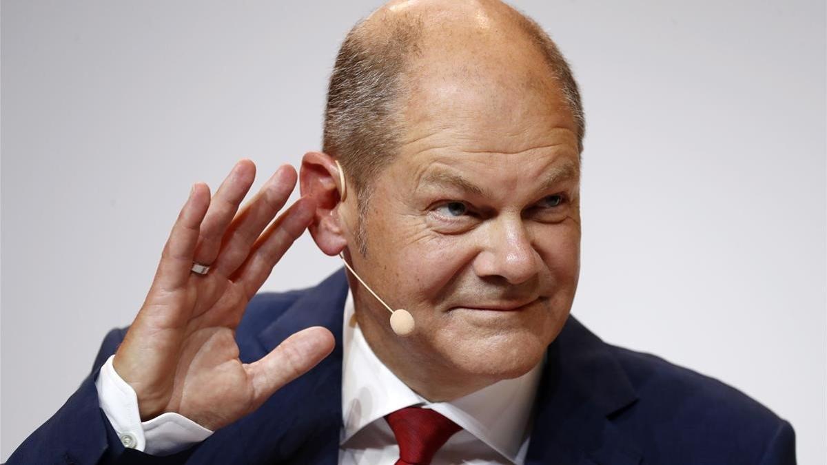 El candidato del SPD a la cancillería alemana, Olaf Scholz, este lunes en una rueda de prensa en Berlín.