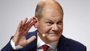 El candidato del SPD a la cancillería alemana, Olaf Scholz, este lunes en una rueda de prensa en Berlín.