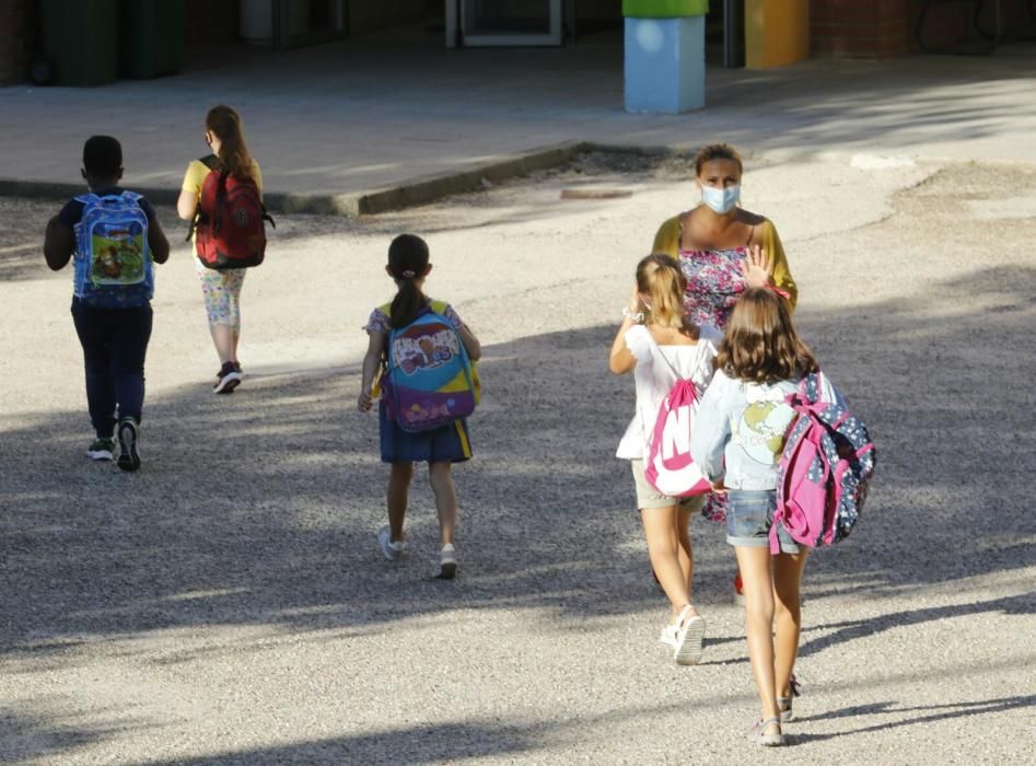 Alumnos del Colegio Calasancias y del CEIP García Barbón en su vuelta al cole / Alba Villar