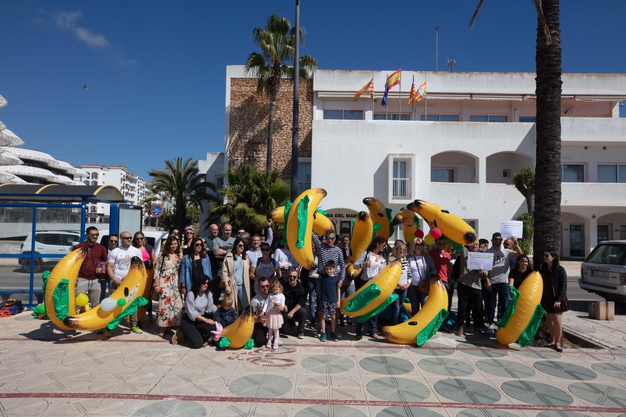 Todas las imágenes de la manifestación de funcionarios en Ibiza