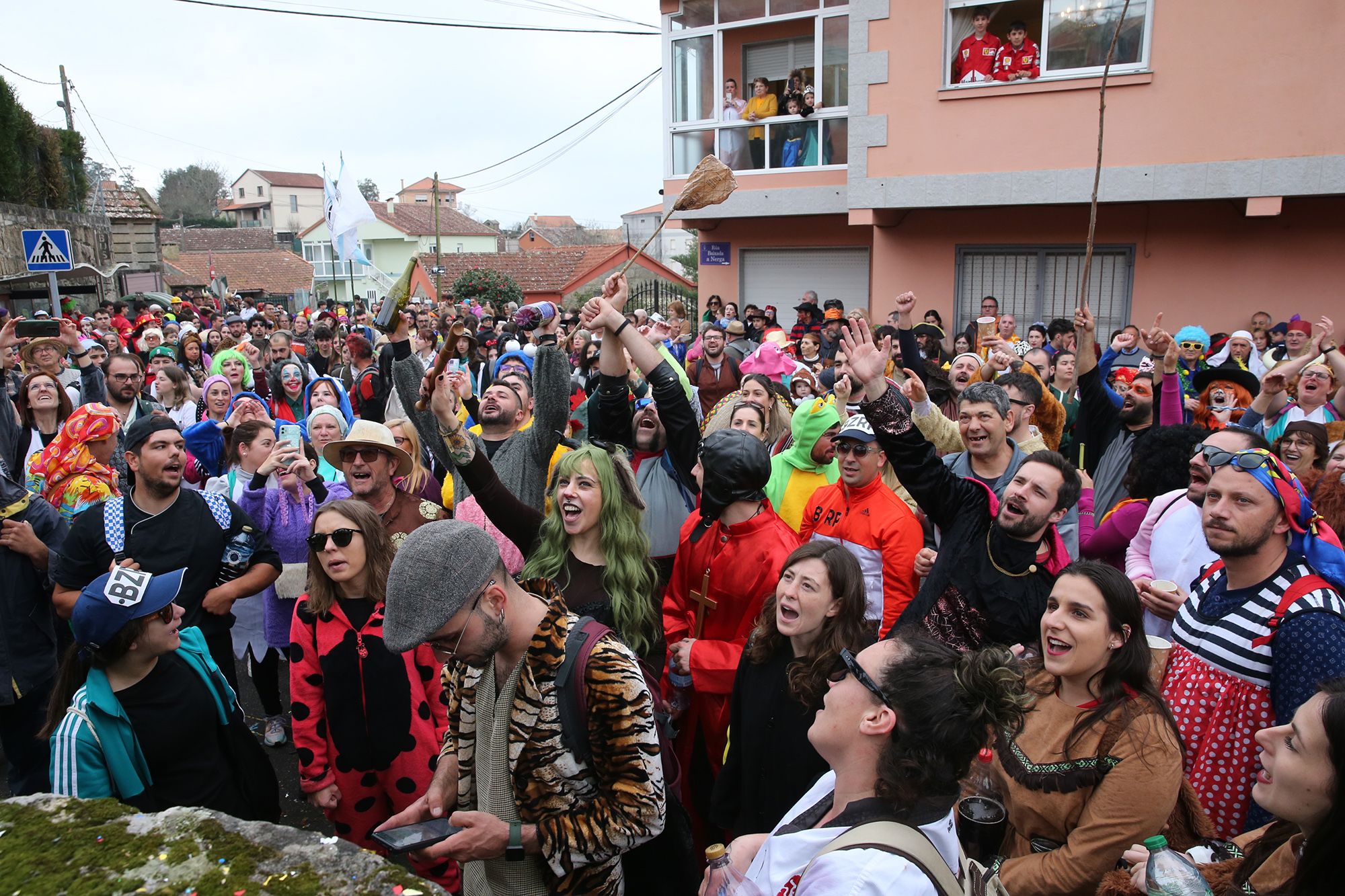 Búscate en las fotos del fin de fiesta del Entroido de O Hío