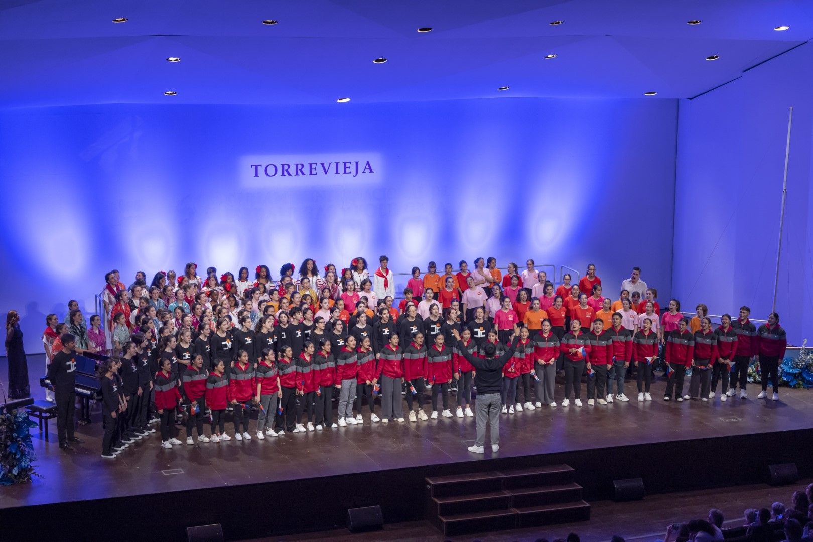 El Coro de Niños de Baao (Filipinas) gana el Certamen Internacional Juvenil de Habaneras de Torrevieja