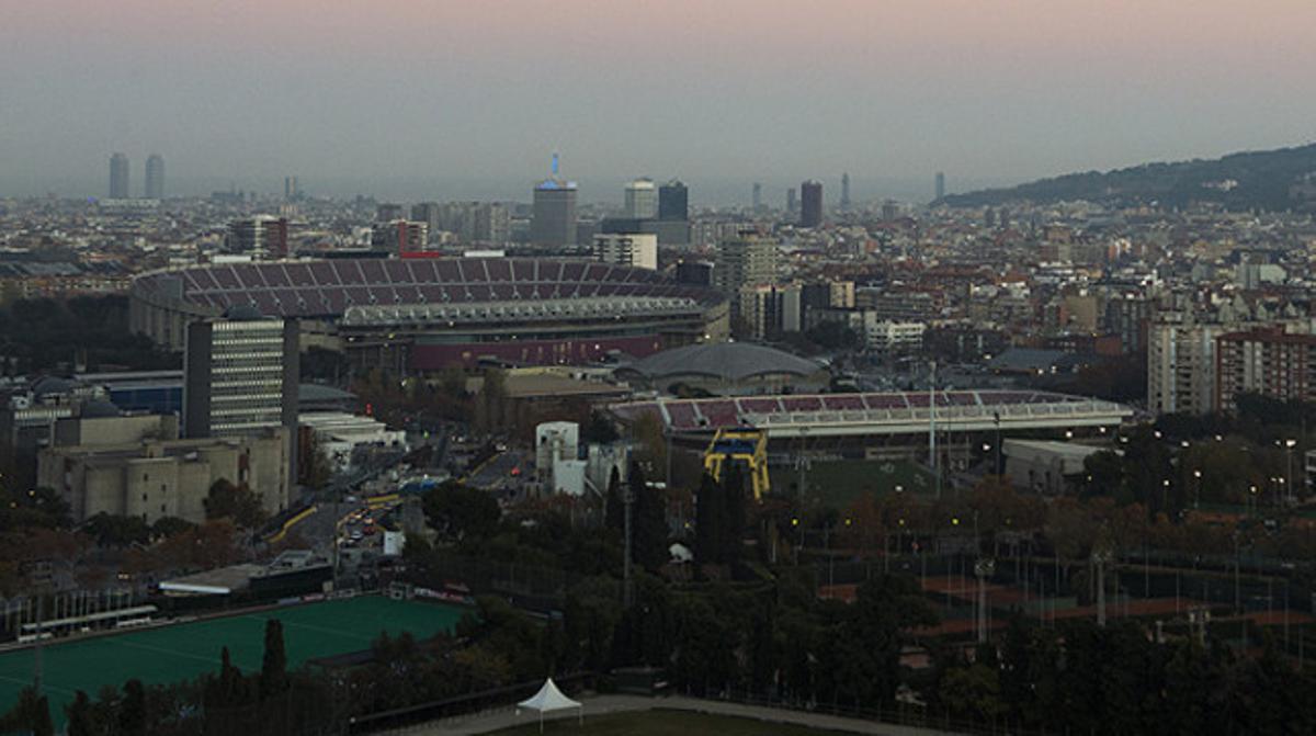 El Camp Nou, el Palau Blaugrana i el Miniestadi, vistos des del terrat de l’Hotel Joan Carles I. El Camp Nou, el Palau Blaugrana i el Miniestadi, vistos des del terrat de l’Hotel Joan Carles I.