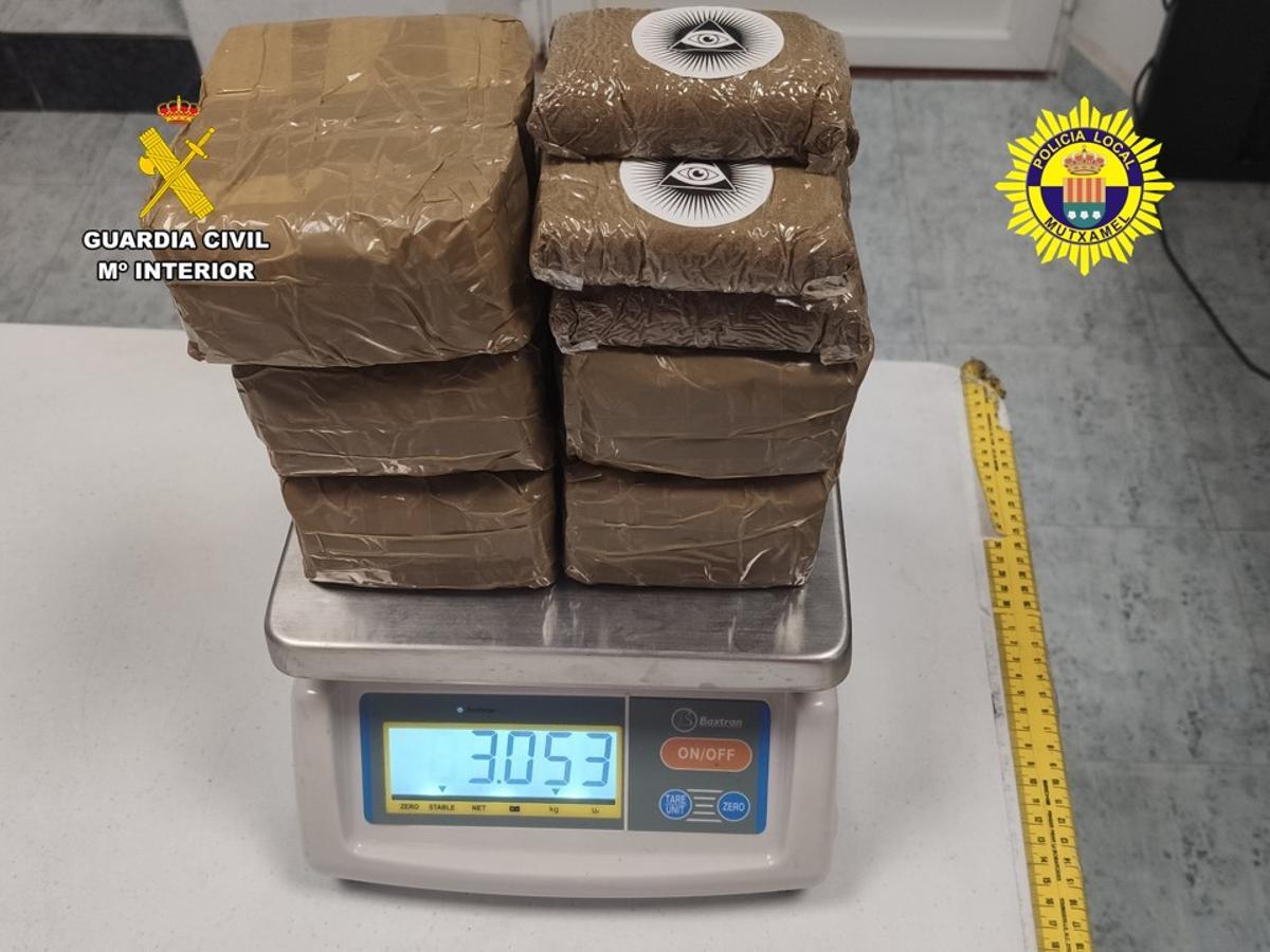 Detenido por transportar tres kilos de droga en una maleta en un ...