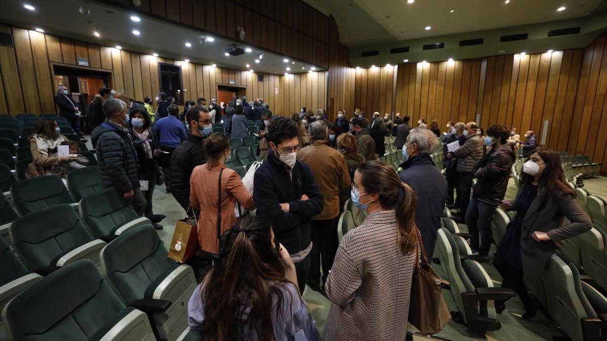 Colas al cierre de la jornada electoral