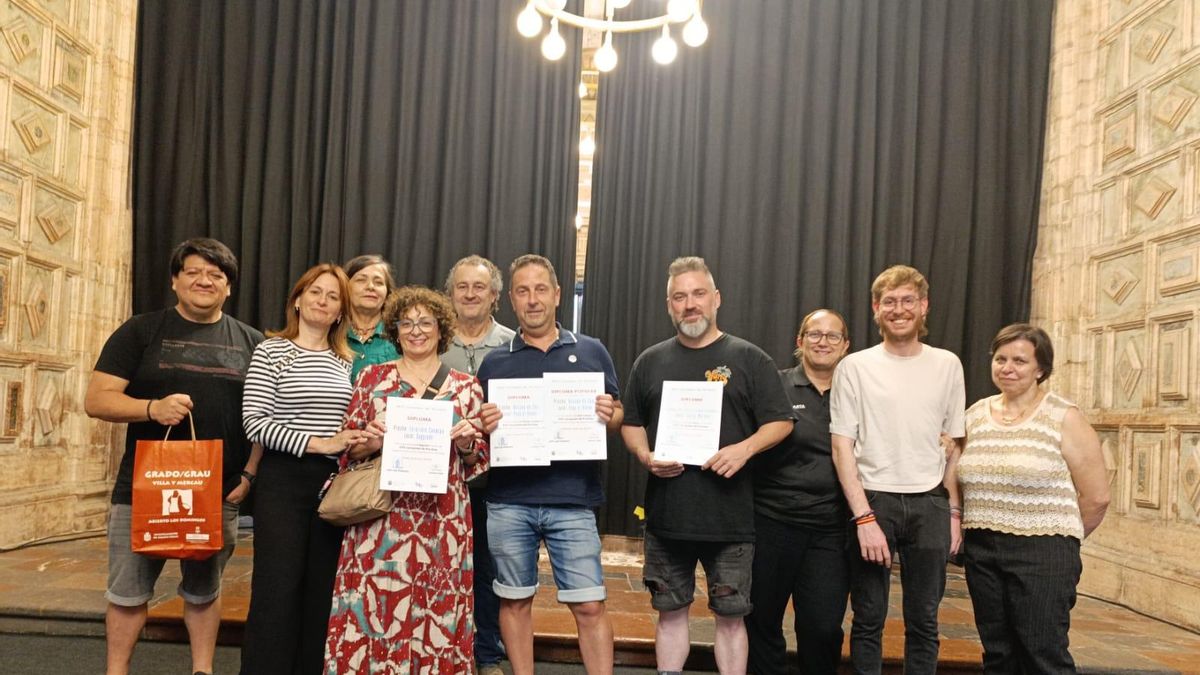 Foto de familia del XVII Certamen de Pinchos de Grado.