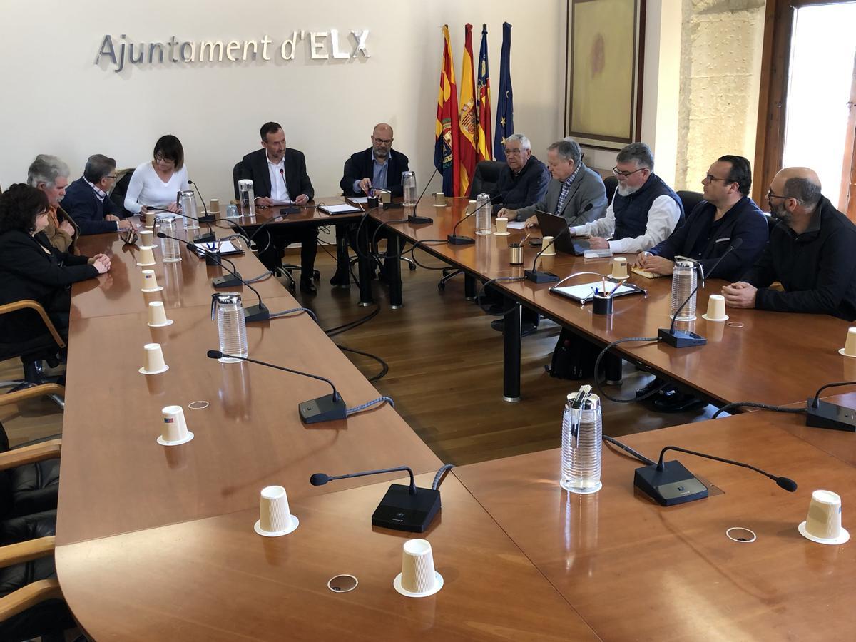 Un momento de la reunión en el Ayuntamiento de Elche