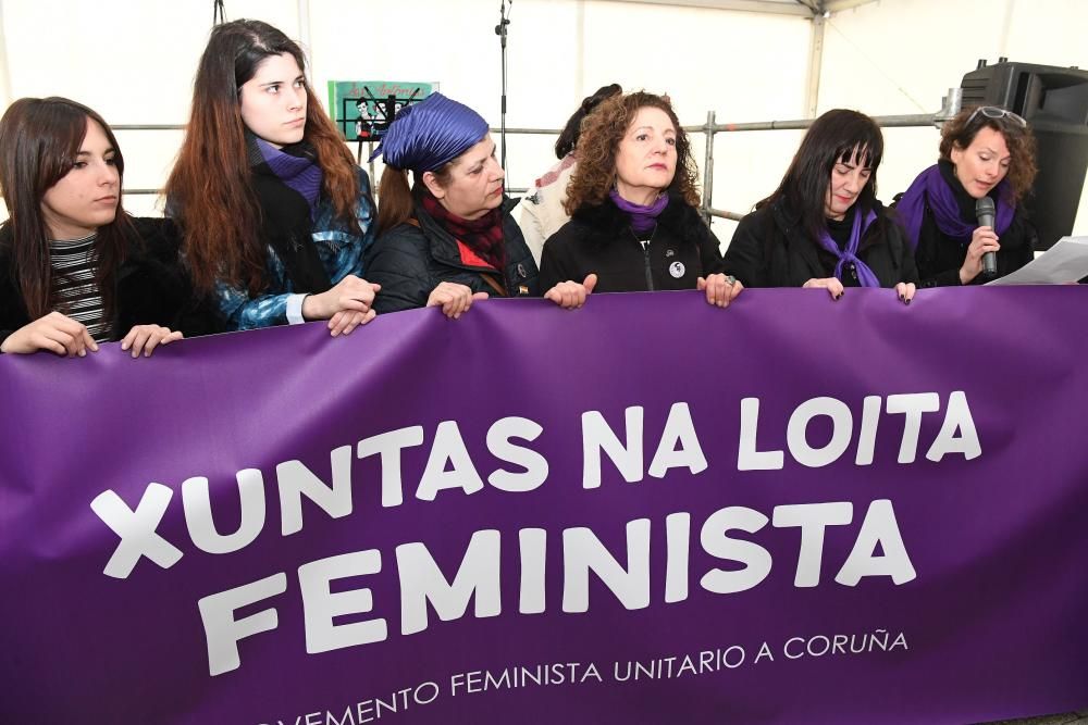 Colectivos feministas se concentran en la Fábrica de Tabacos en una "huelga sin precedentes"