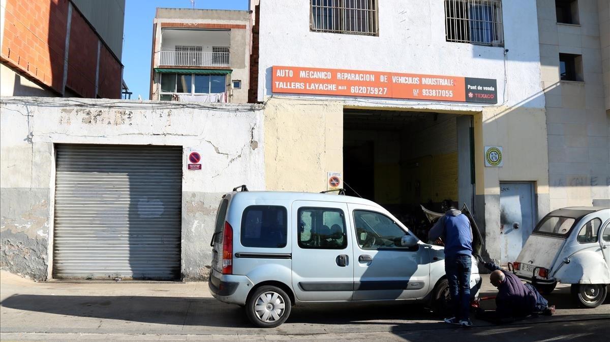 rjulve46501647 pla general de l exterior del garatge on ha tingut lloc el t190111181816