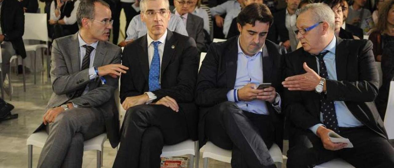 Jesús Vázquez, Francisco Conde y Jorge Pumar, en la clausura de la feria del emprendedor. // Brais Lorenzo