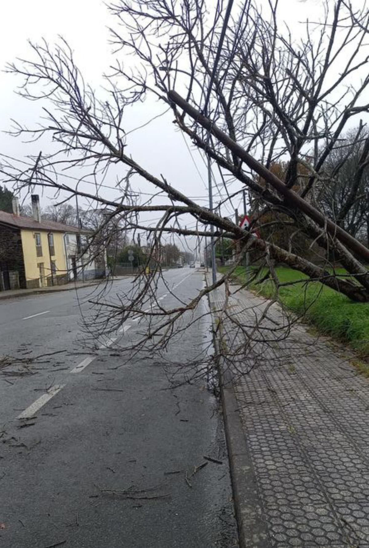 Efraín transforma Deza en un mar