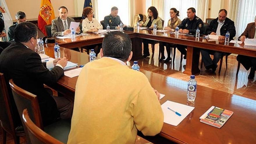 En la reunión participaron responsables de Tráfico, la CPTOPT, la Diputación y los concellos de Vigo y Pontevedra.