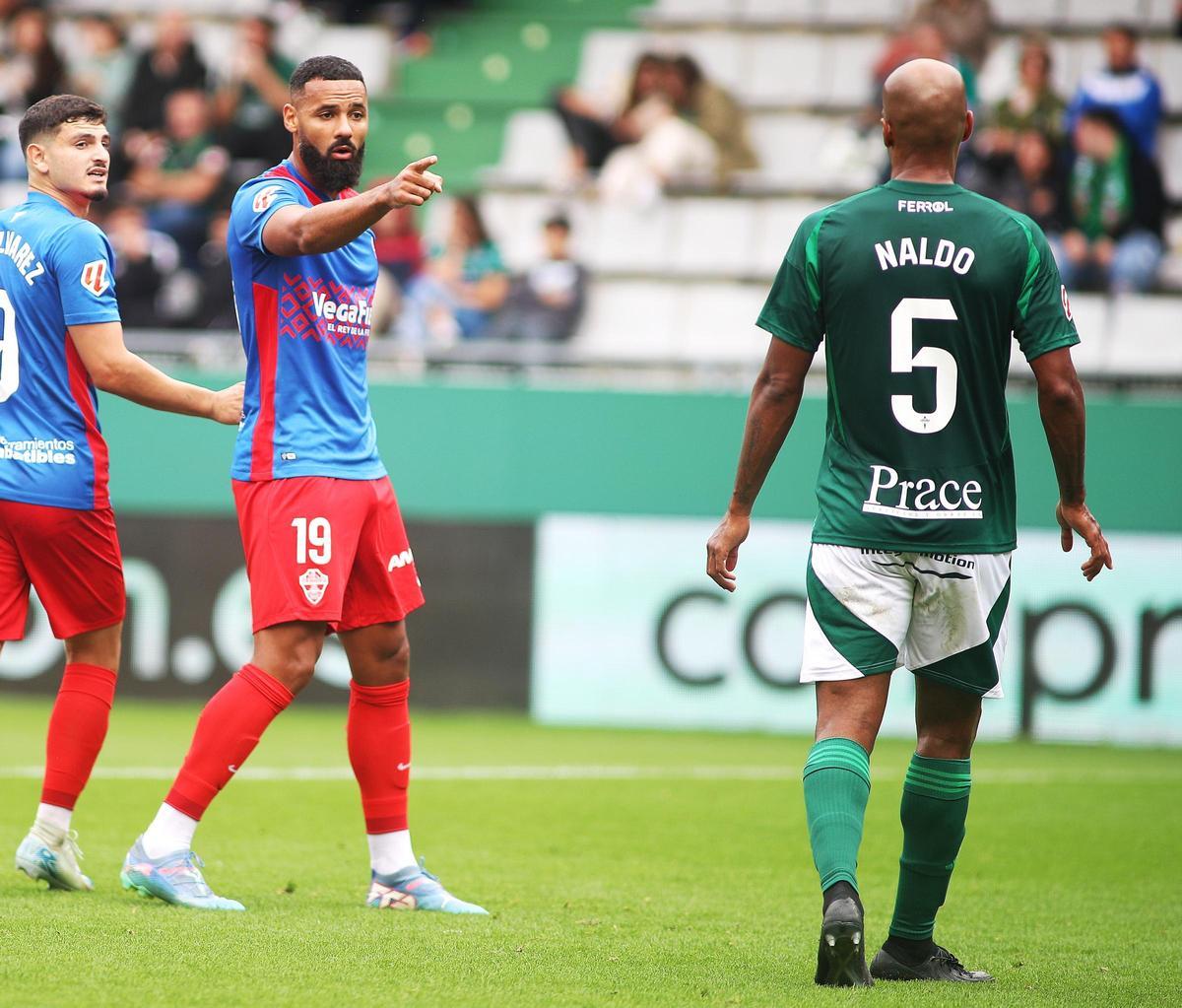 El Elche resbala en A Malata y frena su reacción (1-0) El Elche resbala en A Malata y frena su reacción (1-0)