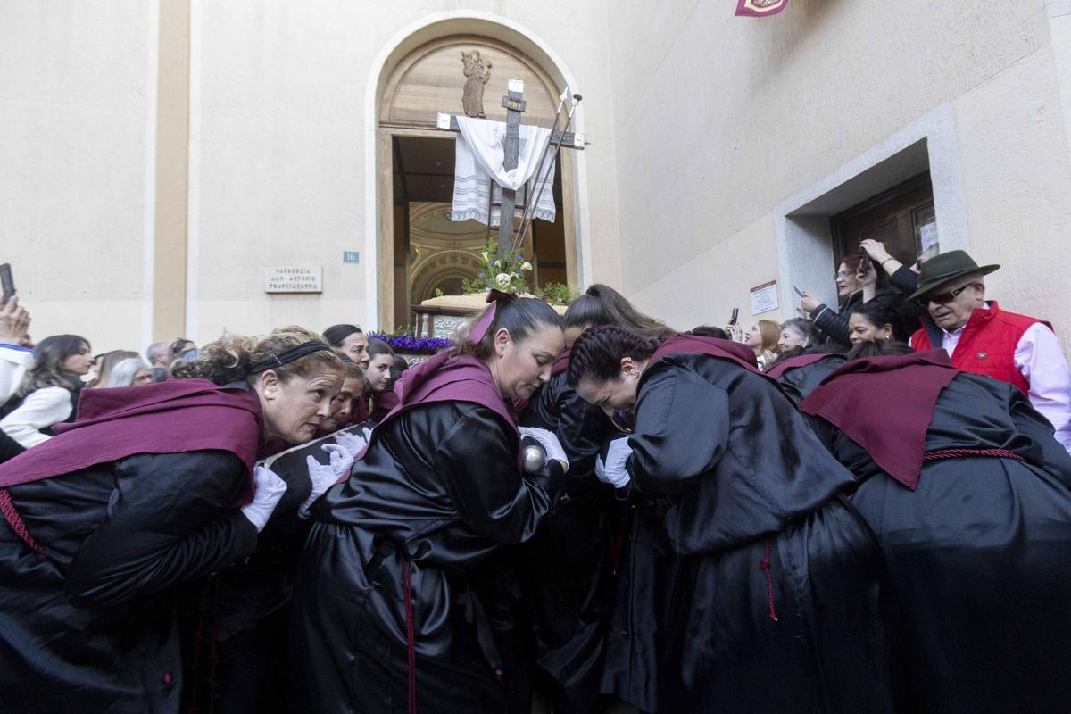 Semana Santa en Alicante 2026: Procesión de la Hermandad de la Santa Redención en el Jueves Santo