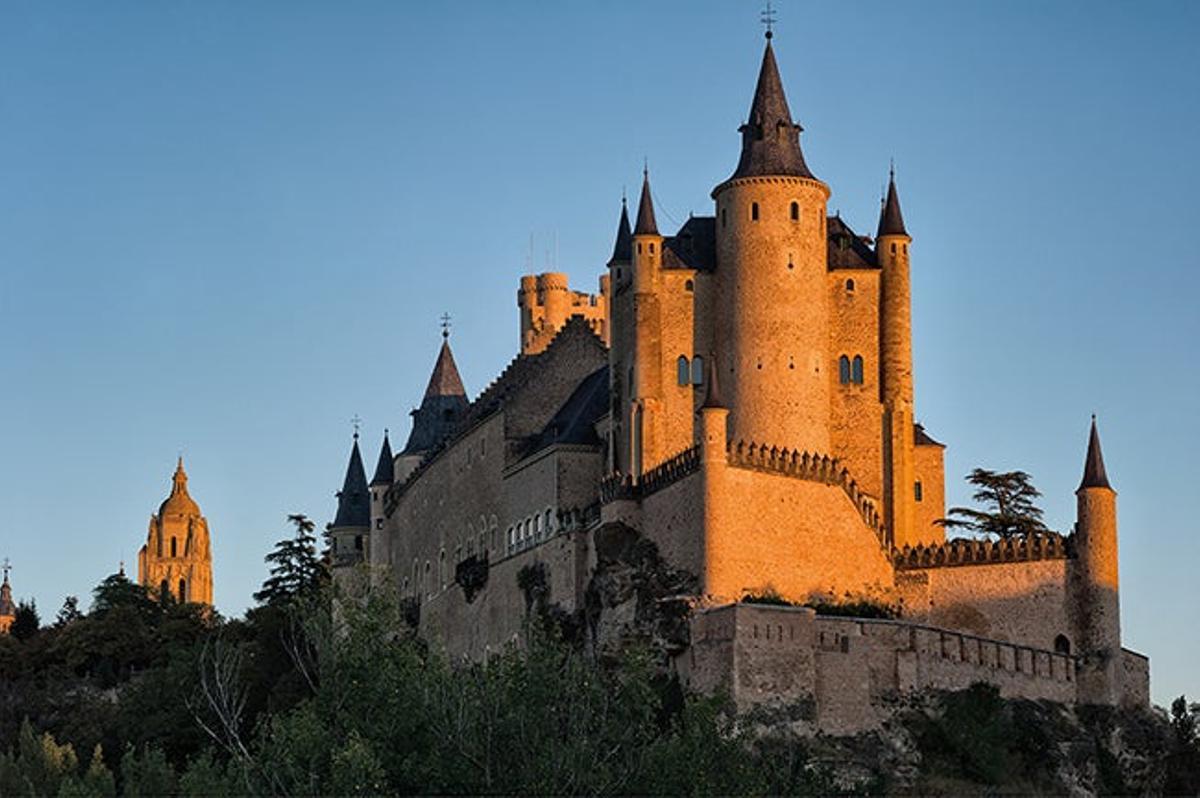 El Alcazar de Segovia al caer la tarde.