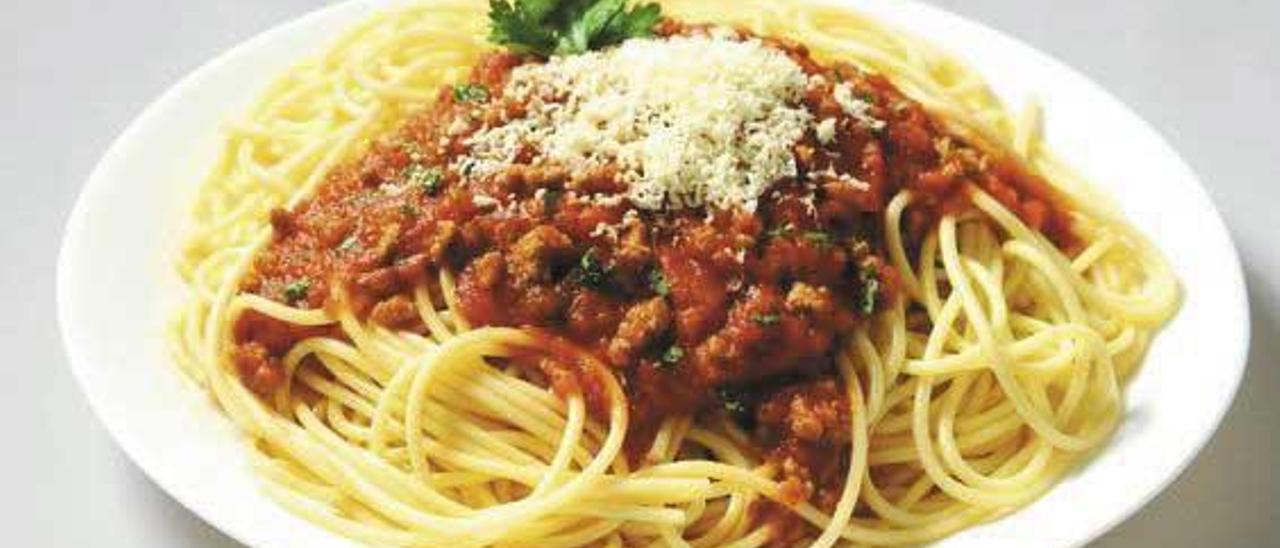 Spaghetti a la boloñesa: tallarines al ragú