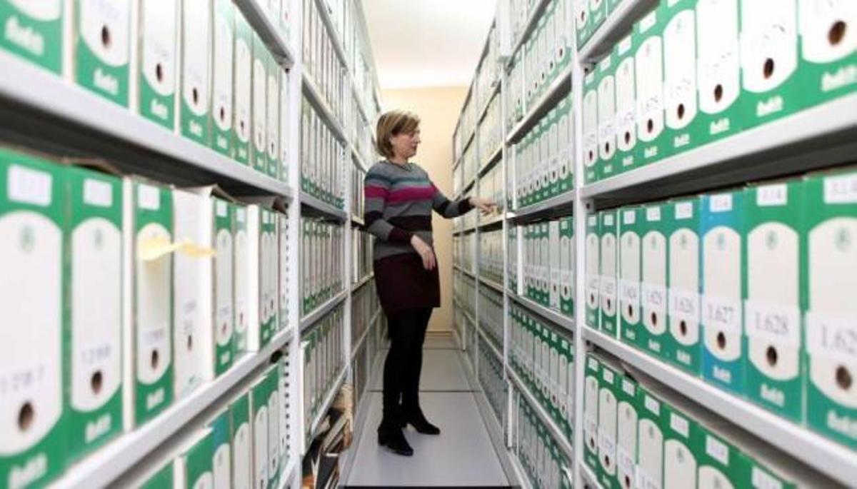 Digitalizan 2.500 documentos locales al día del archivo municipal, de 1840 a 2012