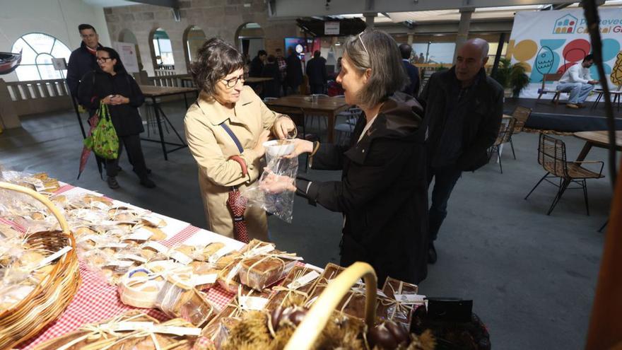 Los niños aprendieron a elaborar
una torta de nata. |  G. Santos