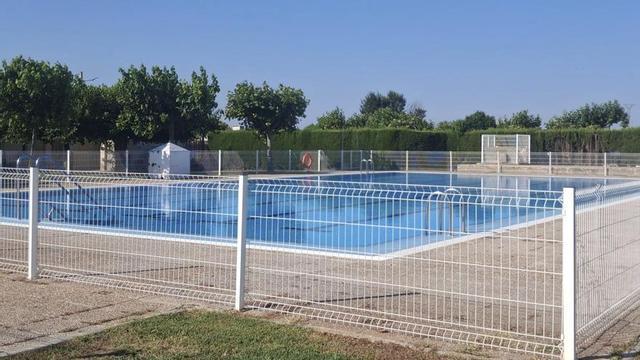 Para facilitar el acceso a las instalaciones, los bonos de temporada pueden adquirirse en las oficinas del ayuntamiento. | SERVICIO ESPECIAL