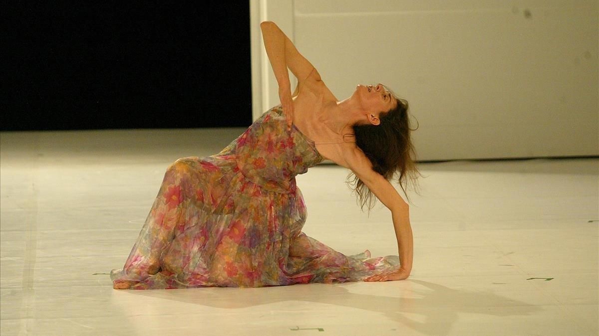zentauroepp1912708 barcelona 20040524 forum 2004 espectaculo de pina bausch200101174141 zentauroepp1912708 barcelona 20040524 forum 2004 espectaculo de pina bausch200101174141