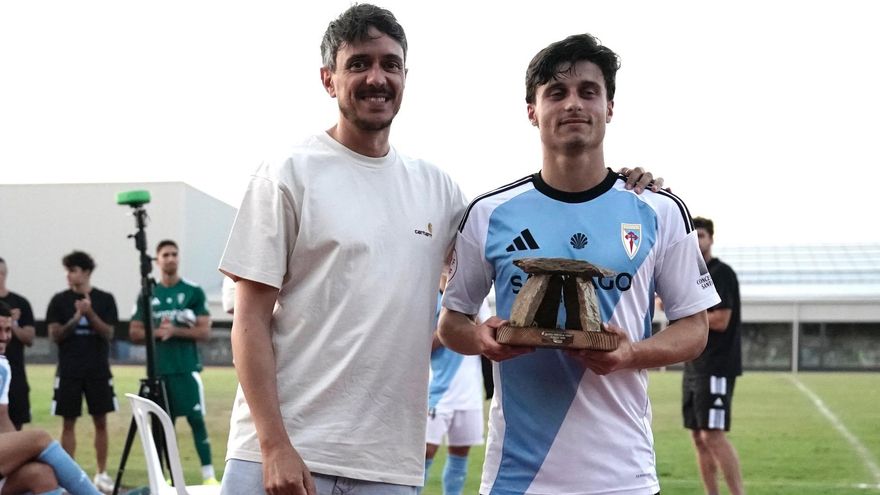 ‘Fiesta’ del Compostela, que logra su primer triunfo de pretemporada