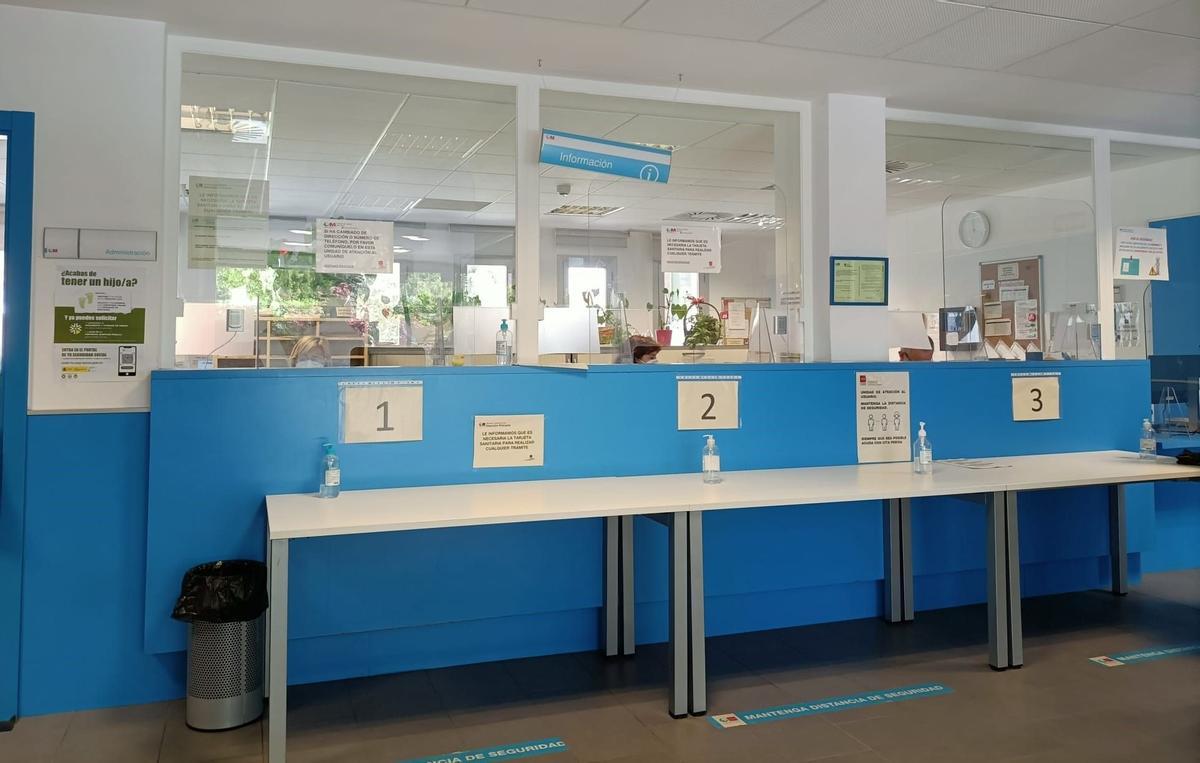 Ayuso planteja digitalitzar part de l’Atenció Primària per accelerar les cites mèdiques